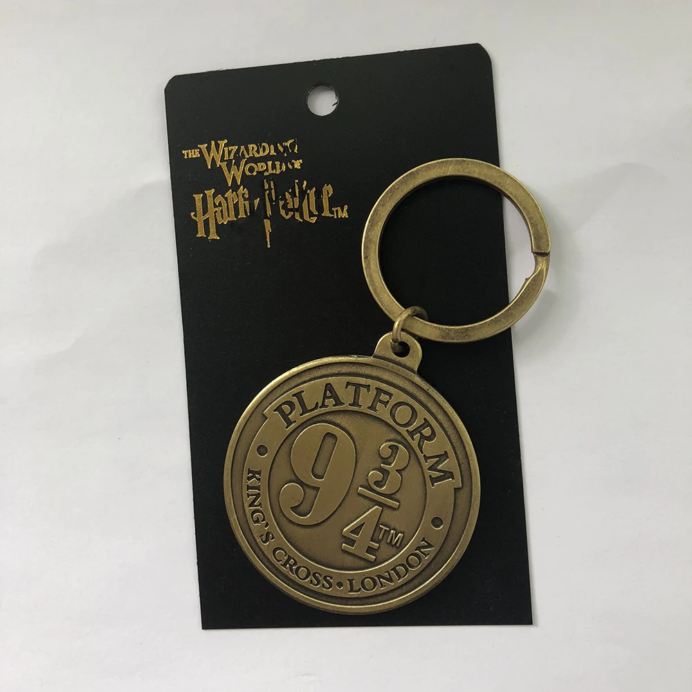 Harri Potter Key Chain Cosplay Platform 9 3/4 King's Cross London Costumes Keychain Pendant Keyring Jewelry Fan Collection Props
Harri Potter Key Chain Cosplay Platform 9 3/4 King's Cross London Costumes Keychain Pendant Keyring Jewelry Fan Collection Props