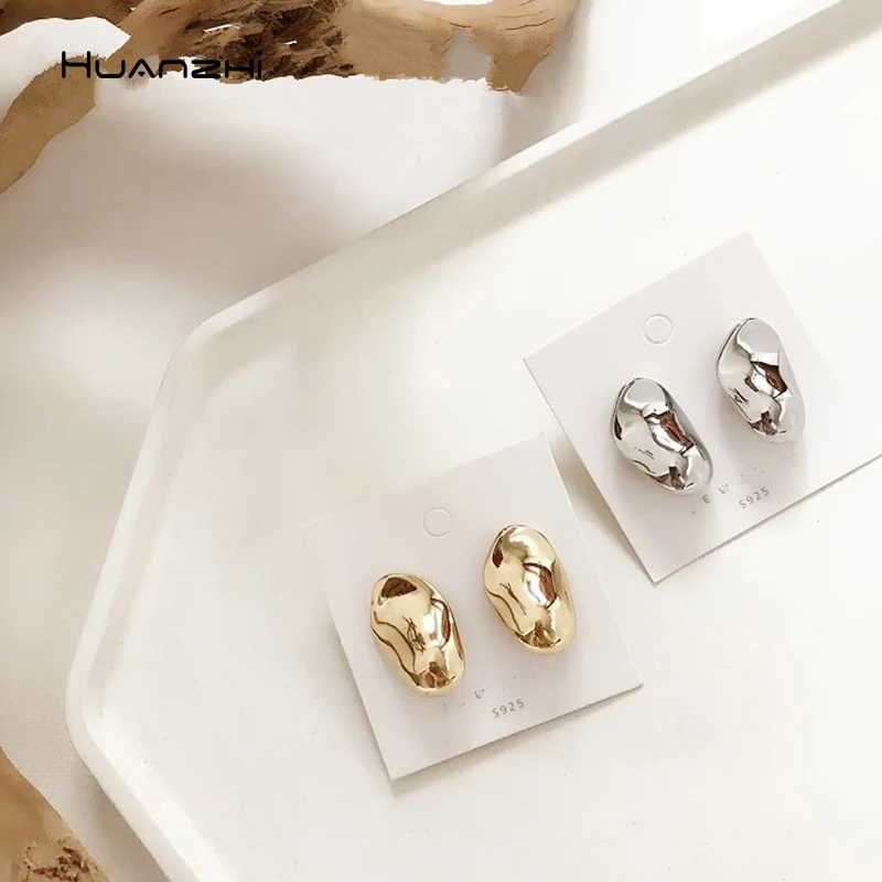HUANZHI 2019 s925 Silver Needle Korean Geometric Bean Shape Bright Gold Silver Metallic Stud Earrings for Women Summer Jewelry
HUANZHI 2019 s925 Silver Needle Korean Geometric Bean Shape Bright Gold Silver Metallic Stud Earrings for Women Summer Jewelry