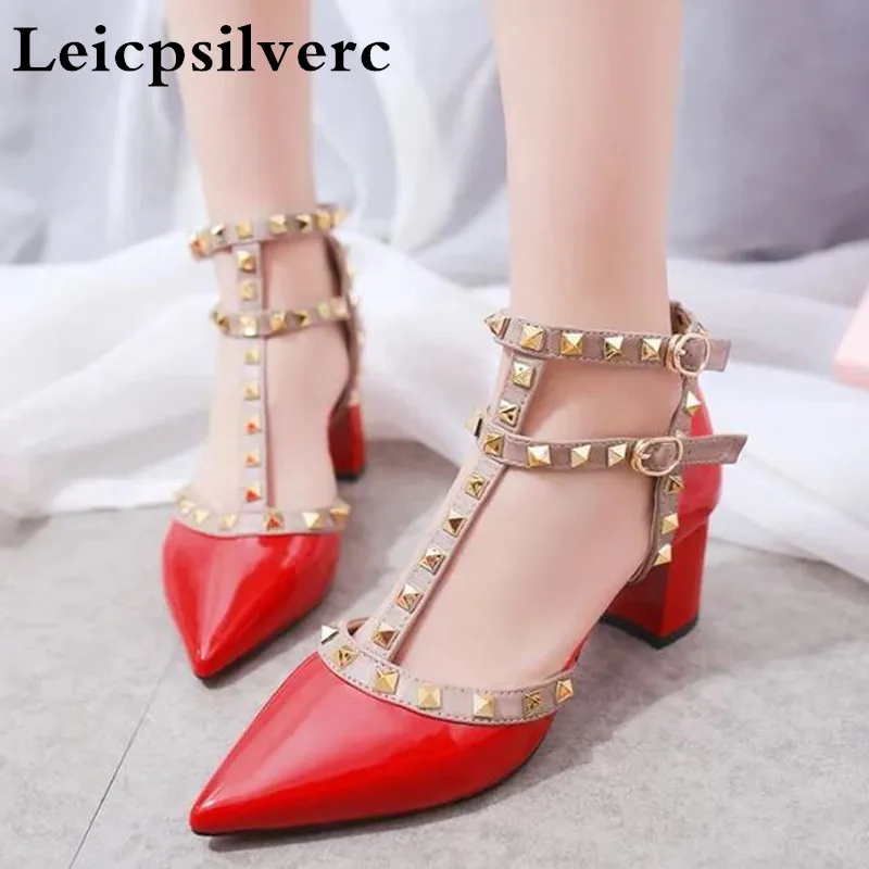 Spring and summer new rivets women sandals pointed tips high and shallow women's shoes
Spring and summer new rivets women sandals pointed tips high and shallow women's shoes