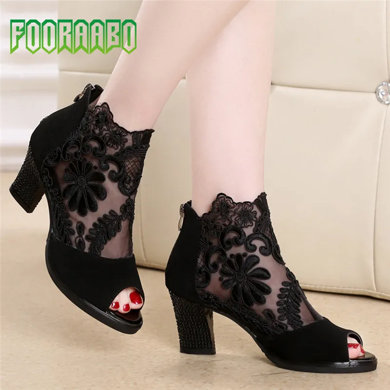 2019 summer ankle boots for women square high heels botines mujer lace shoes woman peep toe sandals embroider pumps femme YH-38
2019 summer ankle boots for women square high heels botines mujer lace shoes woman peep toe sandals embroider pumps femme YH-38