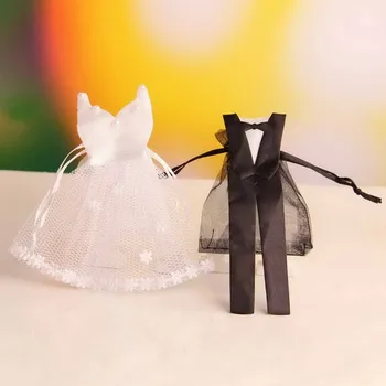 12Pcs/lot Wedding Favors And Gifts Box Fashion Bride And Groom Dress Suit Box Funny Wedding Boxes Favour Boxes White and Black
12Pcs/lot Wedding Favors And Gifts Box Fashion Bride And Groom Dress Suit Box Funny Wedding Boxes Favour Boxes White and Black