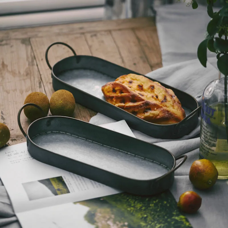 Vintage Metal Storage Tray Retro Dessert Fruit Cake Bread Plate with Handle Home Kitchen Food Organizer Desktop Sundries Tray
Vintage Metal Storage Tray Retro Dessert Fruit Cake Bread Plate with Handle Home Kitchen Food Organizer Desktop Sundries Tray