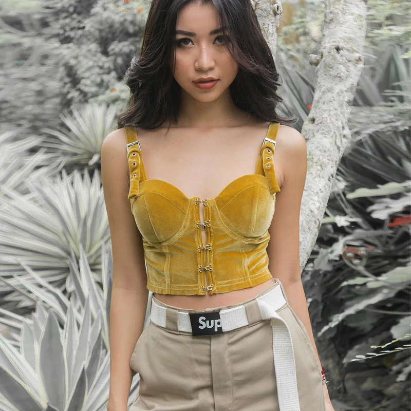 Europe shoulder strap Slim Vest Women sense of dew V-neck Women Tops 2019 Summer New Slim Solid color Sling QQ120
Europe shoulder strap Slim Vest Women sense of dew V-neck Women Tops 2019 Summer New Slim Solid color Sling QQ120