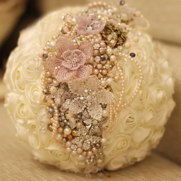 Handmade custom ivory roses brooch bouquet crystal wedding bridal bouquet wedding decorations props,Bridesmaid bride's bouquets
Handmade custom ivory roses brooch bouquet crystal wedding bridal bouquet wedding decorations props,Bridesmaid bride's bouquets