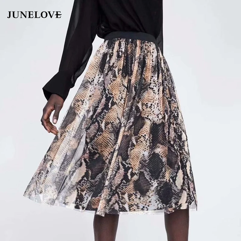 JuneLove Women Snake Long Maxi Skirts Vintage Animal Print Female Mesh Skirts High Waist Elastic Lady Skirts Bottoms Plus Size
JuneLove Women Snake Long Maxi Skirts Vintage Animal Print Female Mesh Skirts High Waist Elastic Lady Skirts Bottoms Plus Size