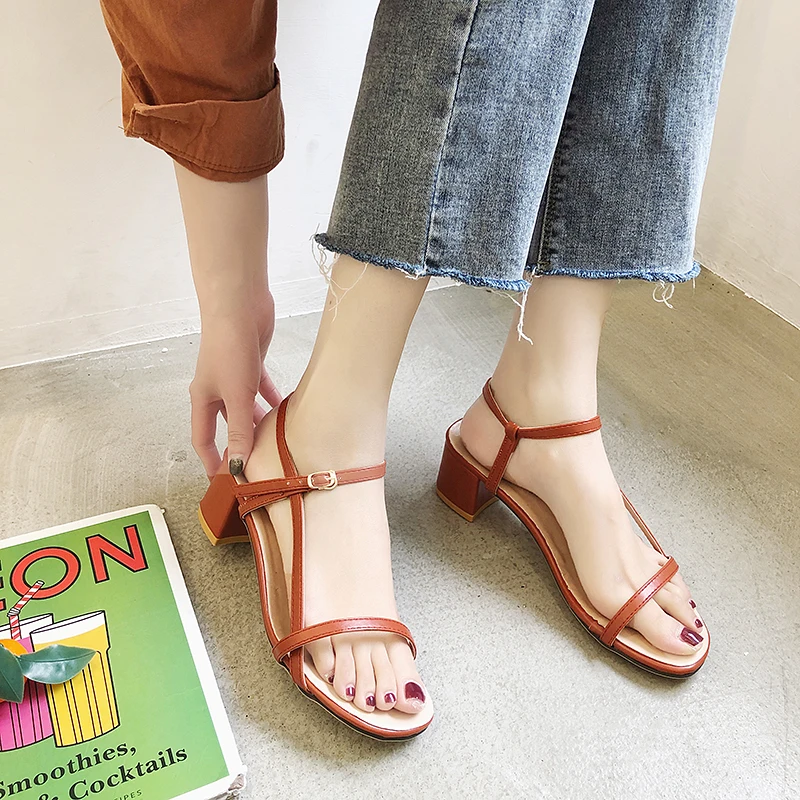 korean style rhinestone sandals Solid belt fastener tip binding Pure colour summer High plataformas mujer sandalias zomer
korean style rhinestone sandals Solid belt fastener tip binding Pure colour summer High plataformas mujer sandalias zomer