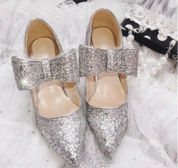 Hot Fashion Silver Sequined Cloth Square heel Shoes Pointed Toe Butterfly-Knot Women's Shoes Bling Shallow free Shipping Pumps
Hot Fashion Silver Sequined Cloth Square heel Shoes Pointed Toe Butterfly-Knot Women's Shoes Bling Shallow free Shipping Pumps