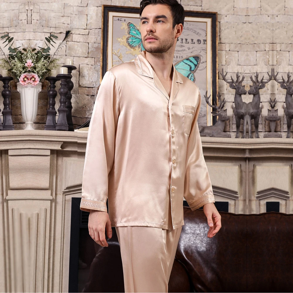 2019 elegance New 100% mulberry silk mens pajamas sets Long sleeve solid color male fashion pyjamas noble pure silk pijamas
2019 elegance New 100% mulberry silk mens pajamas sets Long sleeve solid color male fashion pyjamas noble pure silk pijamas