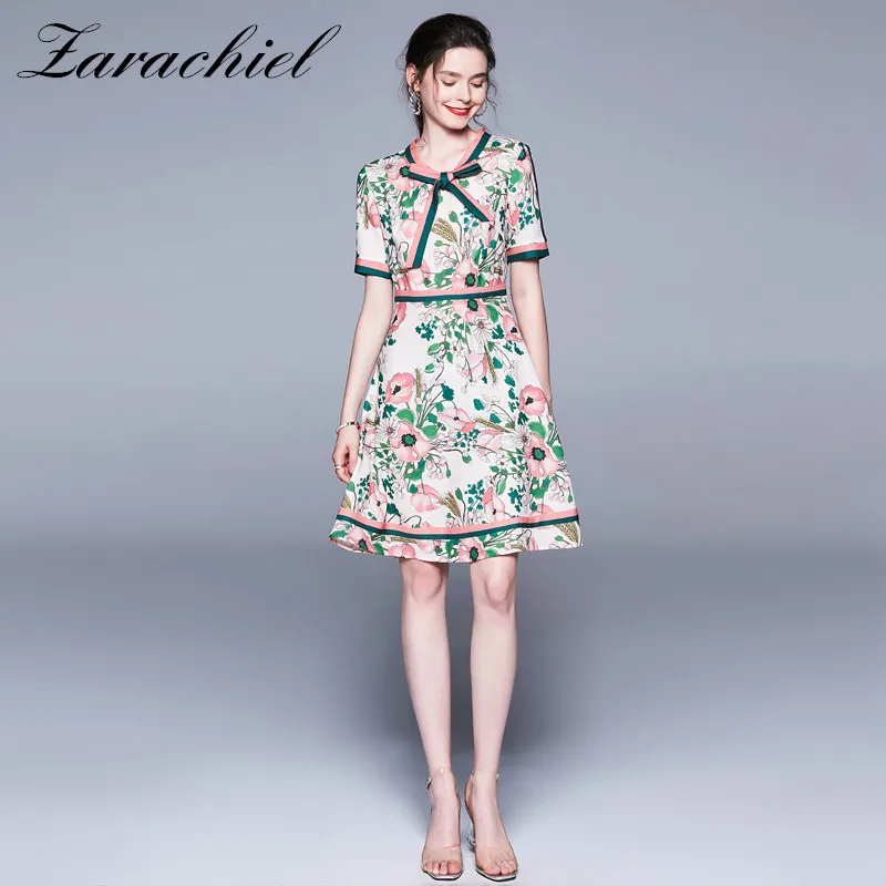 New 2019 Summer Fashion Runway Short Sleeve Dress Women's Striped Bow Collar Floral Print Ruffles Hem Vintage Elegant Dress
New 2019 Summer Fashion Runway Short Sleeve Dress Women's Striped Bow Collar Floral Print Ruffles Hem Vintage Elegant Dress