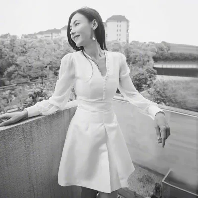 Autumn Vintage Buttons White Shirt Dress 2019 Women Sexy V-neck Long Sleeve A-line Mini Dress Ladies Elegant Office Dresses
Autumn Vintage Buttons White Shirt Dress 2019 Women Sexy V-neck Long Sleeve A-line Mini Dress Ladies Elegant Office Dresses