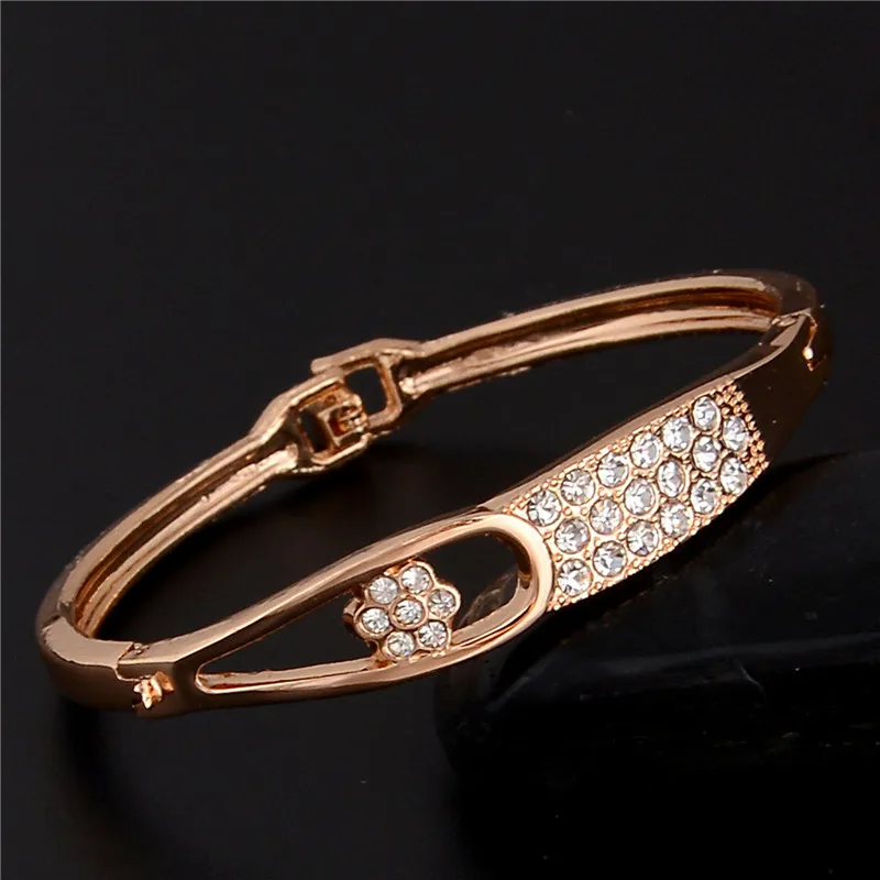 QCOOLJLY Hot Sale Diameter 5.7cm Gold Color Clear Austrian High Quality Party Bangles
QCOOLJLY Hot Sale Diameter 5.7cm Gold Color Clear Austrian High Quality Party Bangles