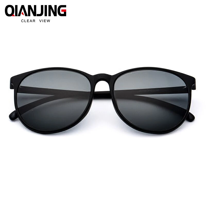2018 Fashion Sunglasses Men Polarized Sunglasses Men Driving Mirrors Coating Points Black Frame Eyewear Male Sun Glasses UV400
2018 Fashion Sunglasses Men Polarized Sunglasses Men Driving Mirrors Coating Points Black Frame Eyewear Male Sun Glasses UV400
