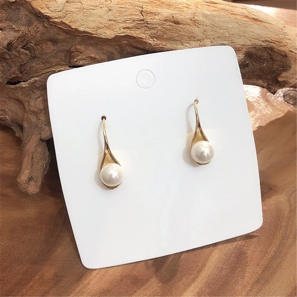 AOMU Minimal Vintage Tiny Irregular Geometric Pearl Gold Stud Earrings for Women Gifts Party Wedding Jewelry Boucle D'oreille
AOMU Minimal Vintage Tiny Irregular Geometric Pearl Gold Stud Earrings for Women Gifts Party Wedding Jewelry Boucle D'oreille