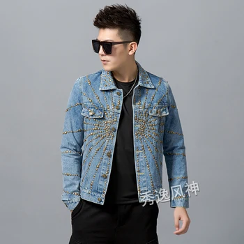 New male nightclub handsome Slim rivet coat Men punk locomotive denim jacket fashion casual singers stage costumes !
New male nightclub handsome Slim rivet coat Men punk locomotive denim jacket fashion casual singers stage costumes !