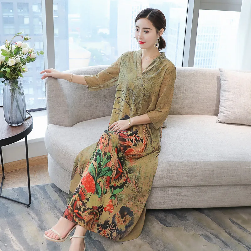 New Women Silk Chiffon Retro Dresses Autumn Peacock Floral Print Casual Loose Chinese Style V Neck Lady Vestidos Big Size S-4XL
New Women Silk Chiffon Retro Dresses Autumn Peacock Floral Print Casual Loose Chinese Style V Neck Lady Vestidos Big Size S-4XL
