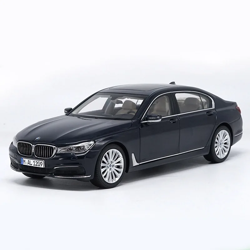diecast 1:18 Alloy Toy Vehicles 750Li / 760Li Sports Car Model Of Children's Toy Cars Original Authorized Authentic Kids Toys
diecast 1:18 Alloy Toy Vehicles 750Li / 760Li Sports Car Model Of Children's Toy Cars Original Authorized Authentic Kids Toys