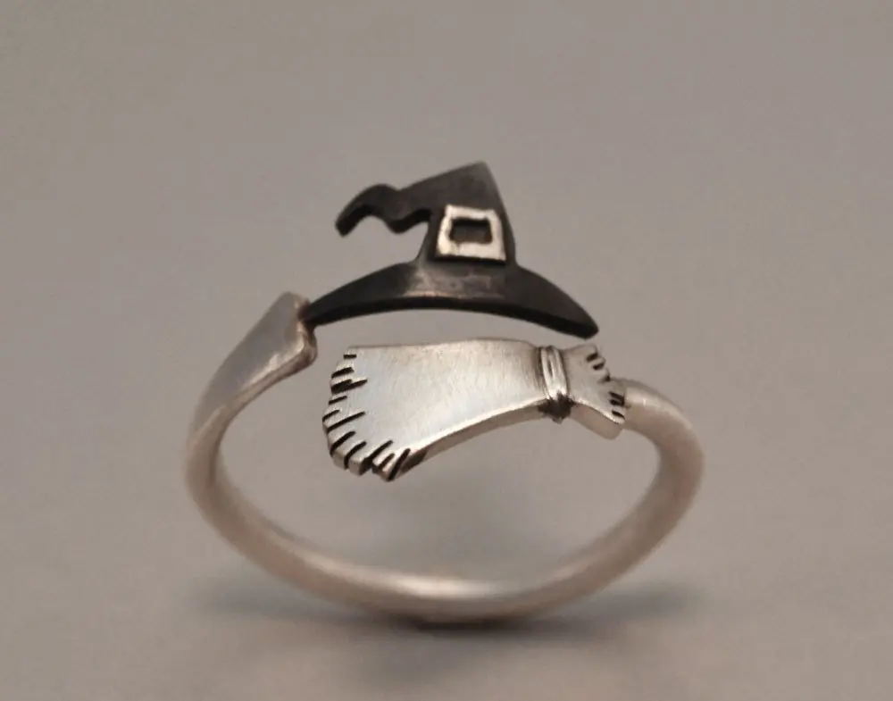 Selling new 925 silver ring Halloween ghost witch hat broom open ring Europe American creative jewelry accessories gift
Selling new 925 silver ring Halloween ghost witch hat broom open ring Europe American creative jewelry accessories gift