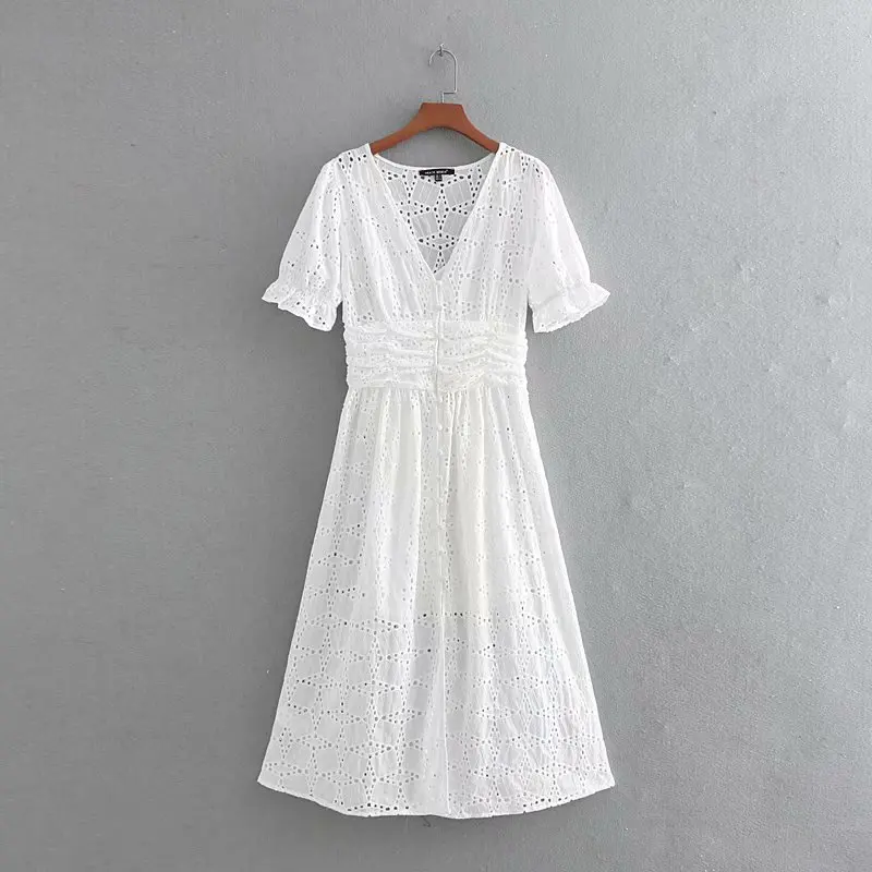 2019 new women sweet hollow out embroidery white long dress female v neck buckles vestidos high street chic party dresses DS2046
2019 new women sweet hollow out embroidery white long dress female v neck buckles vestidos high street chic party dresses DS2046