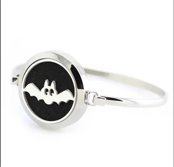 Stainless steel Aromatherapy Floating Locket Bracelet Hallowmas Bat Perfume Essential Oils Diffuser Locket Bracelet Jewelry 
Stainless steel Aromatherapy Floating Locket Bracelet Hallowmas Bat Perfume Essential Oils Diffuser Locket Bracelet Jewelry