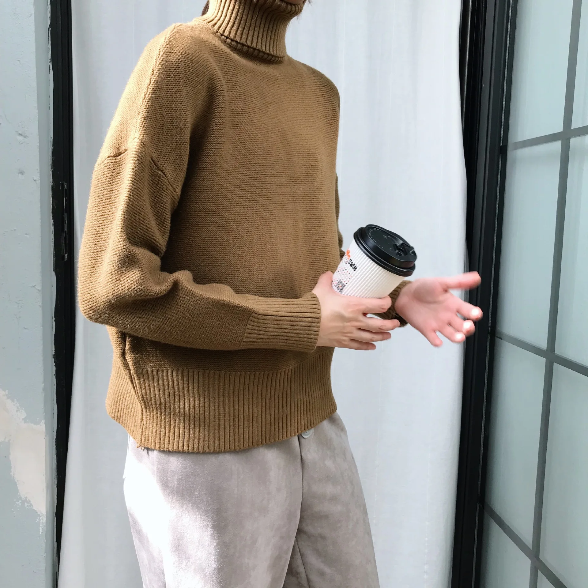 Classic Loose Women Turtleneck Solid Color Pullover Sweater Winter High Quality Thick Warm Knitted Bottoming Sweaters Pullovers
Classic Loose Women Turtleneck Solid Color Pullover Sweater Winter High Quality Thick Warm Knitted Bottoming Sweaters Pullovers