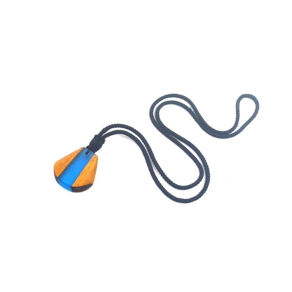 Share popular necklaces, men and women adapt to wearing retro pendants, high-end jewelry gifts for friends Rope necklace
Share popular necklaces, men and women adapt to wearing retro pendants, high-end jewelry gifts for friends Rope necklace