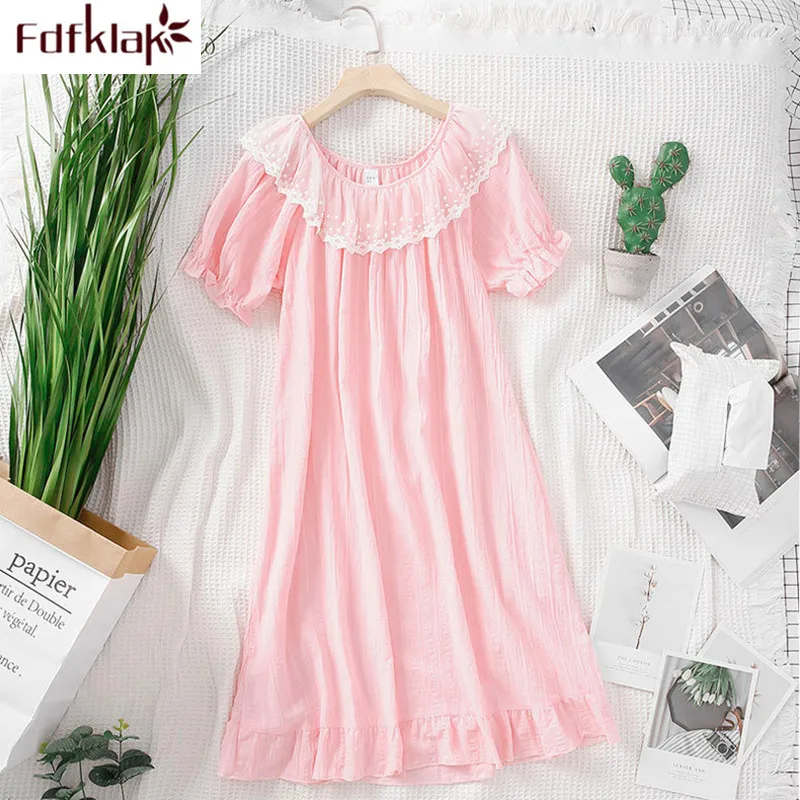 Sweet lace cotton night gown women nightshirt large size loose night dress women's sleepwear nightgowns short sleeve nightdress
Sweet lace cotton night gown women nightshirt large size loose night dress women's sleepwear nightgowns short sleeve nightdress