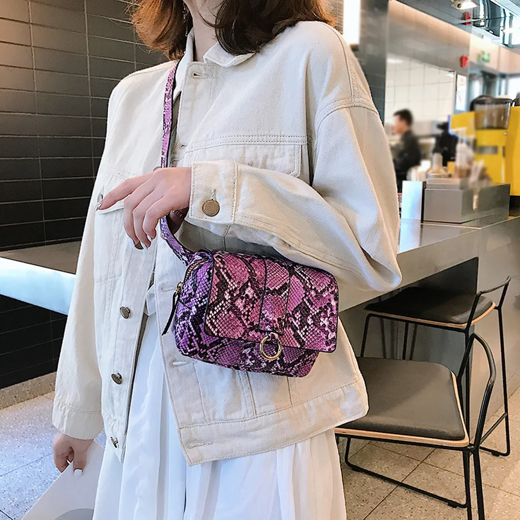 Fashion Women Versatile Outdoor Hasp Serpentine Pattern Messenger Bag Satchels Chest Waist Phone Bag Humanized Design
Fashion Women Versatile Outdoor Hasp Serpentine Pattern Messenger Bag Satchels Chest Waist Phone Bag Humanized Design