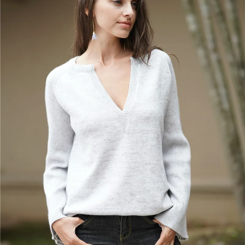 Sweater female 2019 autumn new solid color pullover sweater female temperament commuter V-neck large size loose sweater
Sweater female 2019 autumn new solid color pullover sweater female temperament commuter V-neck large size loose sweater