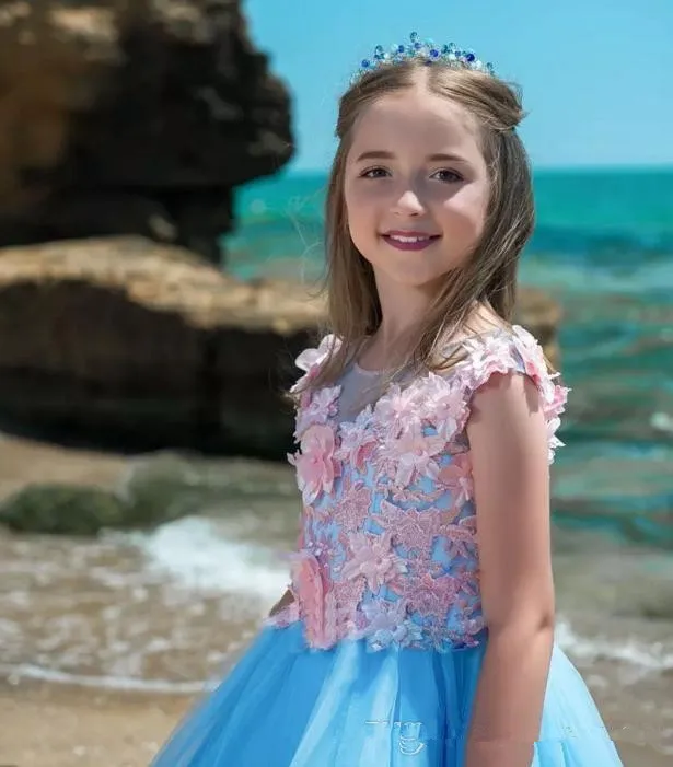 2019 New Blue Flower Girl Dresses For Weddings Jewel Cap Sleeves 3D Floral Flower Summer Beach Girls Pageant Dress Prom Kids Co
2019 New Blue Flower Girl Dresses For Weddings Jewel Cap Sleeves 3D Floral Flower Summer Beach Girls Pageant Dress Prom Kids Co
