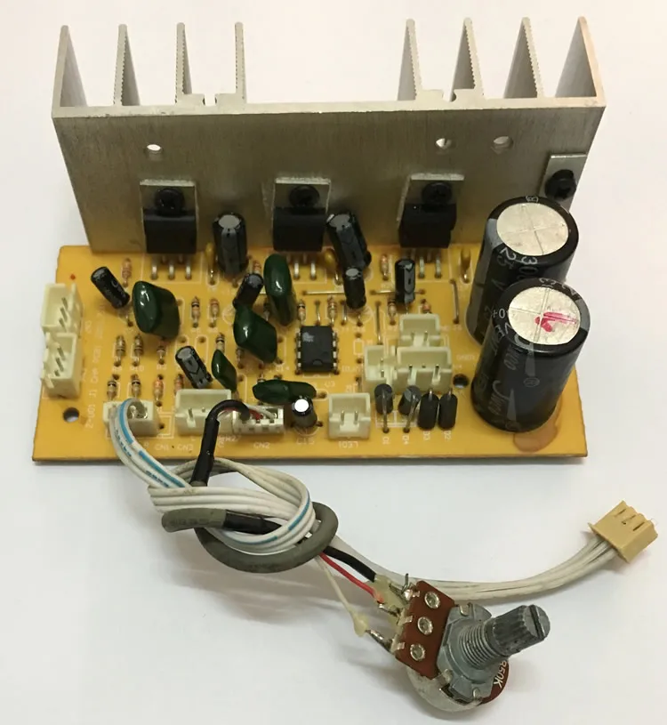 tda2030a 2.1CH 18WX2+25W 3 channel Digital Power Amplifier Board Subwoofer Bass AMP
tda2030a 2.1CH 18WX2+25W 3 channel Digital Power Amplifier Board Subwoofer Bass AMP