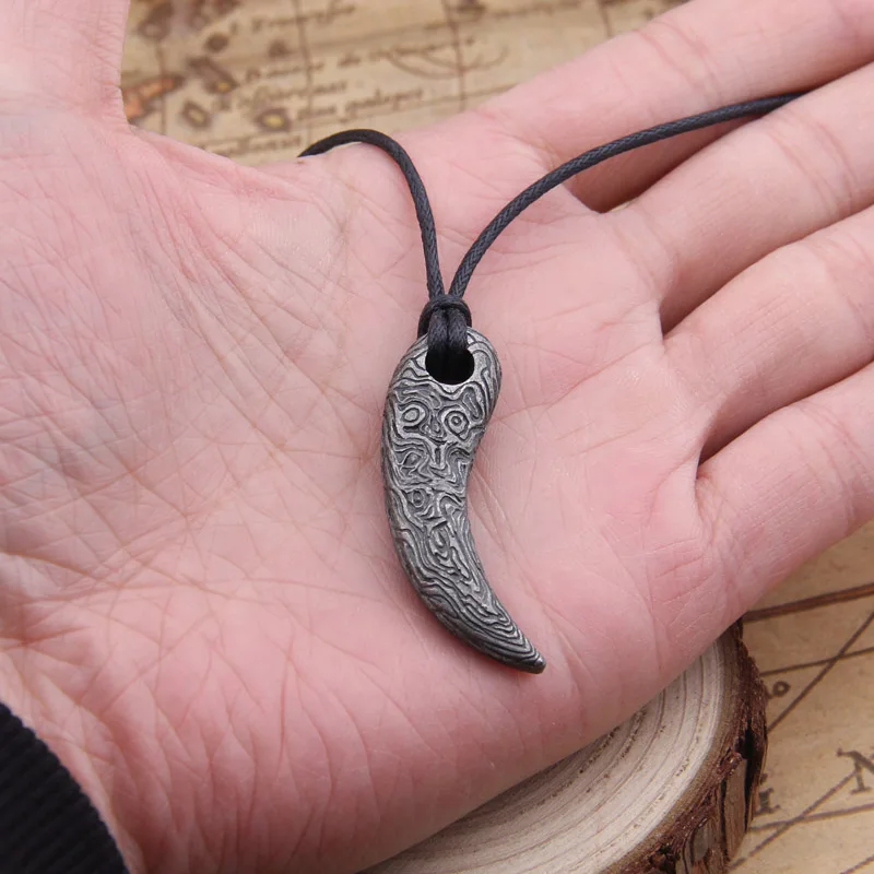 dropshipping 1pcs Viking Age Style Damascus Steel Bear's/Wolf's Tooth Pendant with jewelry cord
dropshipping 1pcs Viking Age Style Damascus Steel Bear's/Wolf's Tooth Pendant with jewelry cord