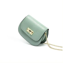 Mini bao bolso perla metal correa de cadena bolsos de hombro para mujer patrón serpentina pequeño paquete para playa chicas jóvenes teléfono celular(China)