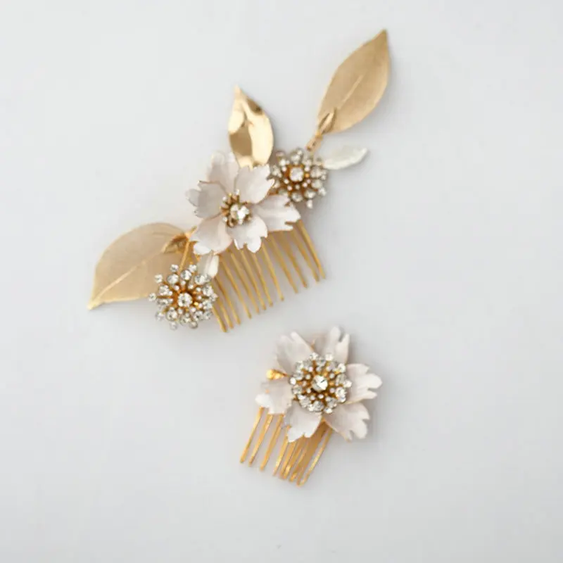 Grecian Flower Bridal Hair Comb Gold Hollow Leaf Hair Accessories Gorgeous Rhinestone Wedding Hair Pins Gift
Grecian Flower Bridal Hair Comb Gold Hollow Leaf Hair Accessories Gorgeous Rhinestone Wedding Hair Pins Gift
