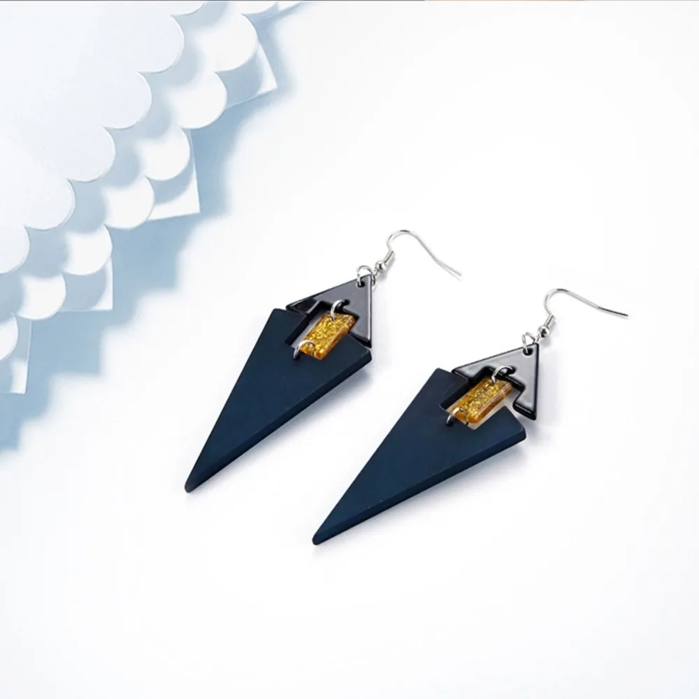 Limited Tassel Earrings Brincos Korean Brand Jewelry Fashion Earrings Temperament Tide Ear Drop Design Hand Air Earring
Limited Tassel Earrings Brincos Korean Brand Jewelry Fashion Earrings Temperament Tide Ear Drop Design Hand Air Earring