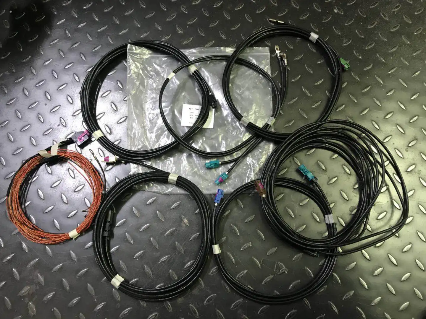 For Audi A4 B9 A5 Q7 Q5 2017---- 360 Angle Panoramic Reversing Image Wire Cable
For Audi A4 B9 A5 Q7 Q5 2017---- 360 Angle Panoramic Reversing Image Wire Cable