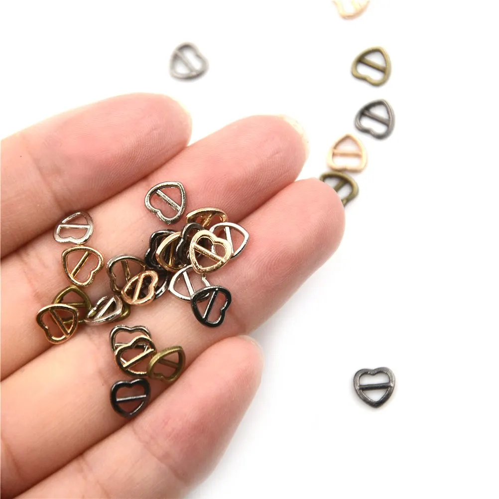 10Pcs Doll belt Heart Shape Mini buckle Doll Clothes Shoes Accessories For 1/6 BJD Blyth Azone Momoko Licca Doll Accessories
10Pcs Doll belt Heart Shape Mini buckle Doll Clothes Shoes Accessories For 1/6 BJD Blyth Azone Momoko Licca Doll Accessories