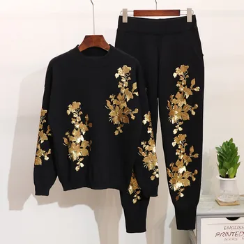 2020 Autumn and Winter Women's Knitted Pants Suit Casual Gold Leaf Disc Flower Embroidery Sweater + Long Haren Pants Two Pieces
2020 Autumn and Winter Women's Knitted Pants Suit Casual Gold Leaf Disc Flower Embroidery Sweater + Long Haren Pants Two Pieces