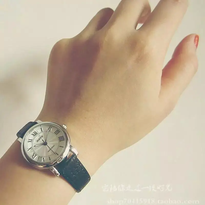 Japanese fairy tale wind luminous belt watch black college wind retro men and women students couple leathe
Japanese fairy tale wind luminous belt watch black college wind retro men and women students couple leathe