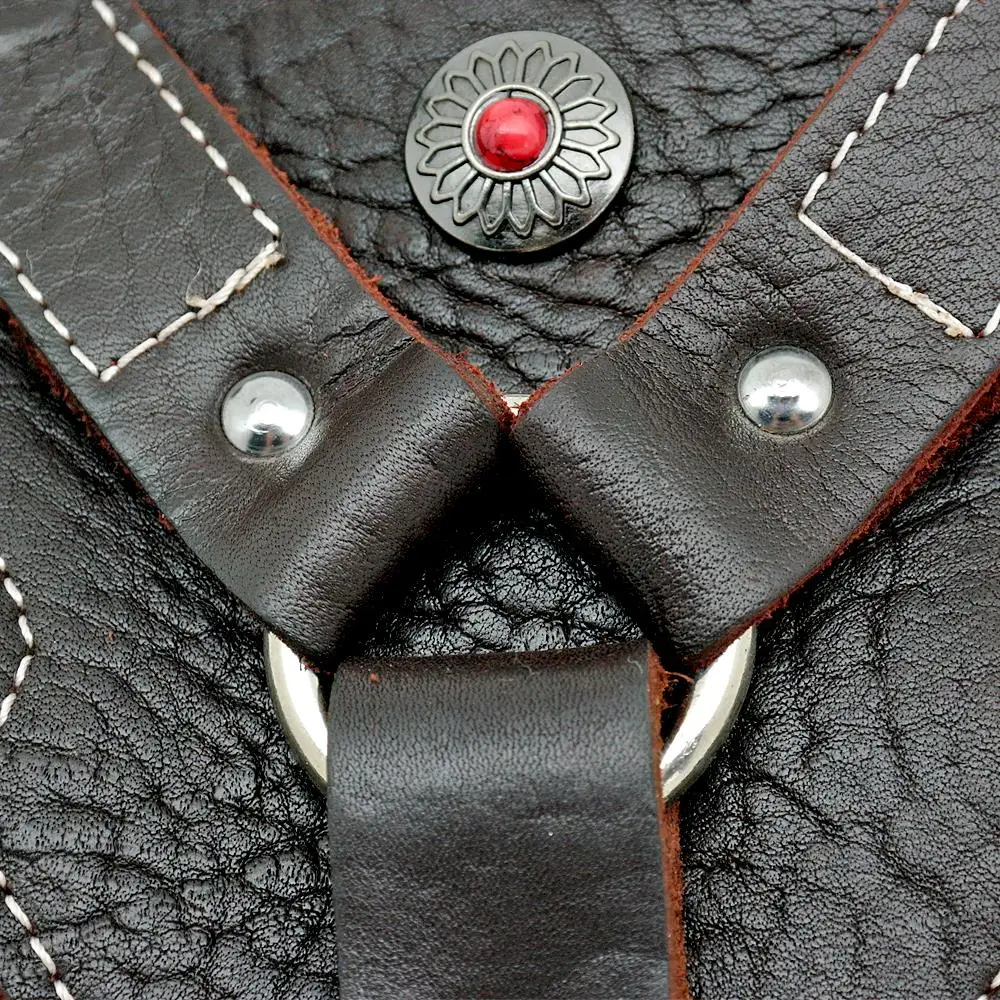 Detailed shot of the heavy-duty D-ring and secure fastenings.