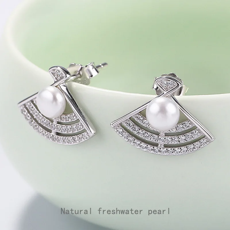 

Heart yue winter new perfect natural pearls s925 pure silver earrings Fan fan in Europe and the earrings