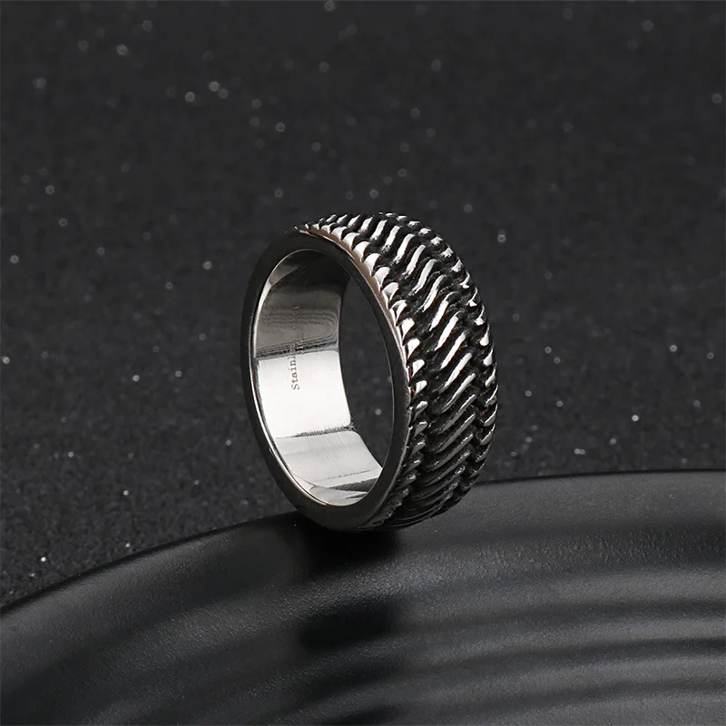 Personalized innovative jewelry titanium steel wheel pattern ring Retro silver black locomotive 316 stainless steel wheel ring
Personalized innovative jewelry titanium steel wheel pattern ring Retro silver black locomotive 316 stainless steel wheel ring