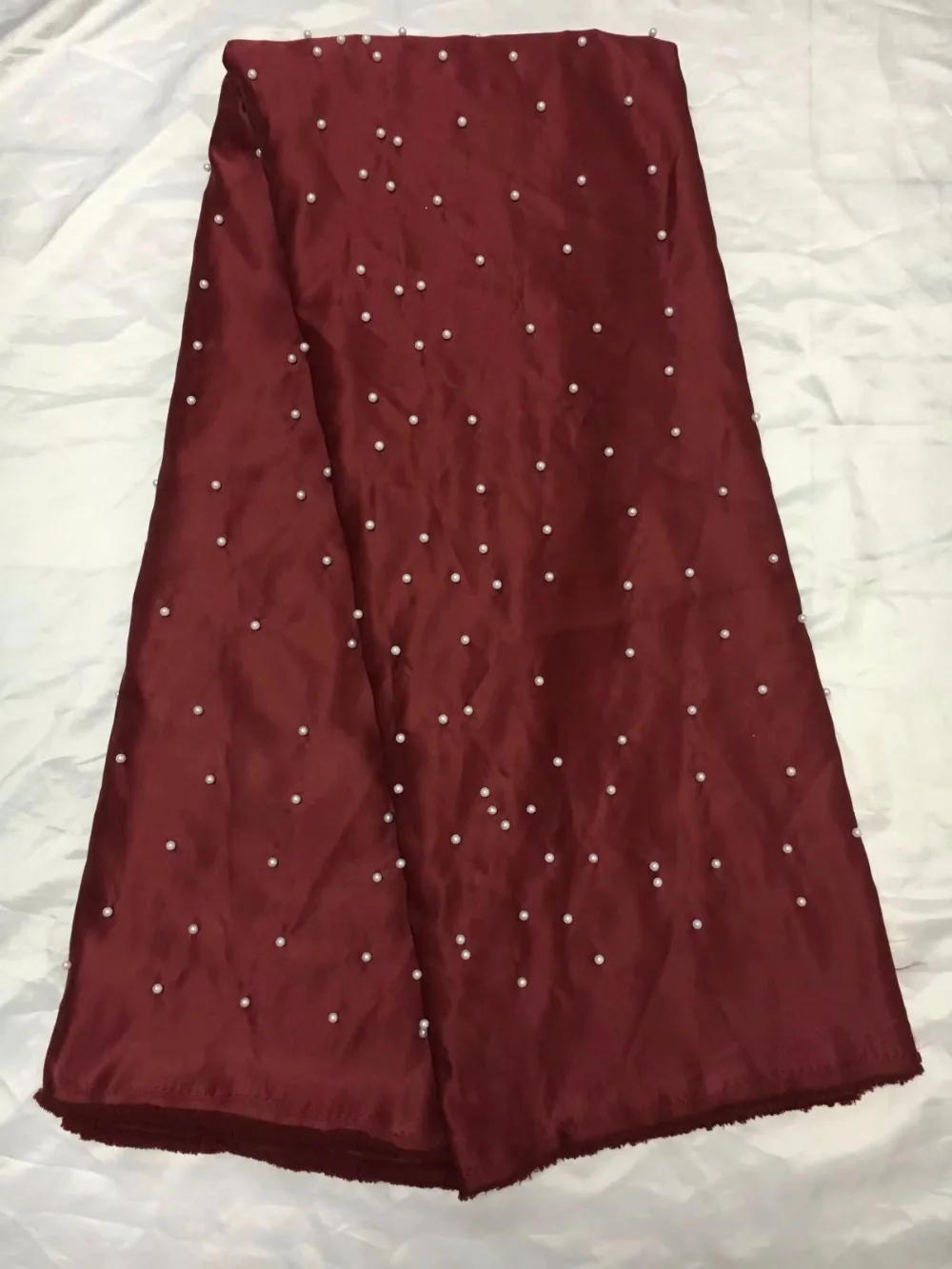 Latest popular designs wine red lace fabric 5 Yards Nigerian Lace Fabric high quality indian silk George lace Beads fabric LY300
Latest popular designs wine red lace fabric 5 Yards Nigerian Lace Fabric high quality indian silk George lace Beads fabric LY300