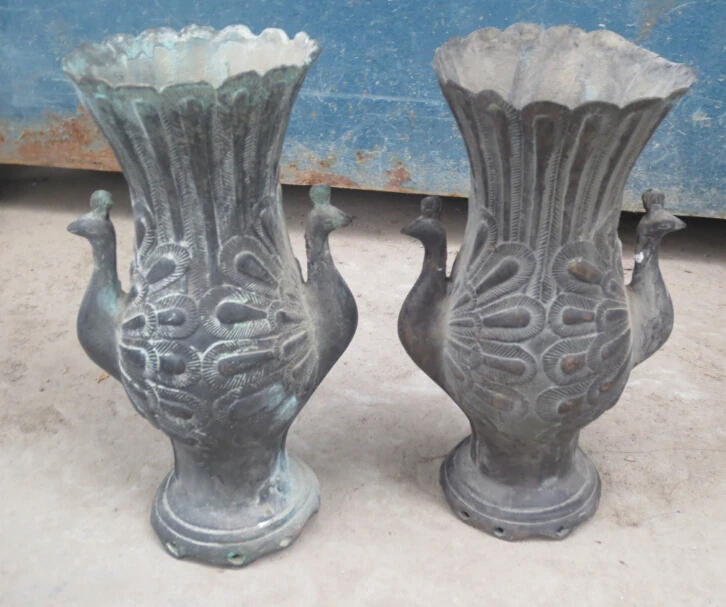 A Pair Antique Metal Crafts vases chinese bronze carved double Peacock vase fast shipping
A Pair Antique Metal Crafts vases chinese bronze carved double Peacock vase fast shipping