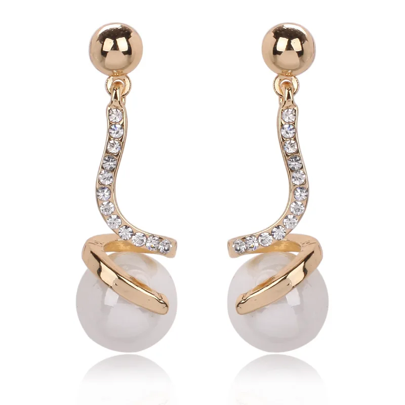 Glossy Imitation Pearl Earrings New Fashion Personality Rhinestone Snake Shaped Dangle Drop Ear Rings 
Glossy Imitation Pearl Earrings New Fashion Personality Rhinestone Snake Shaped Dangle Drop Ear Rings