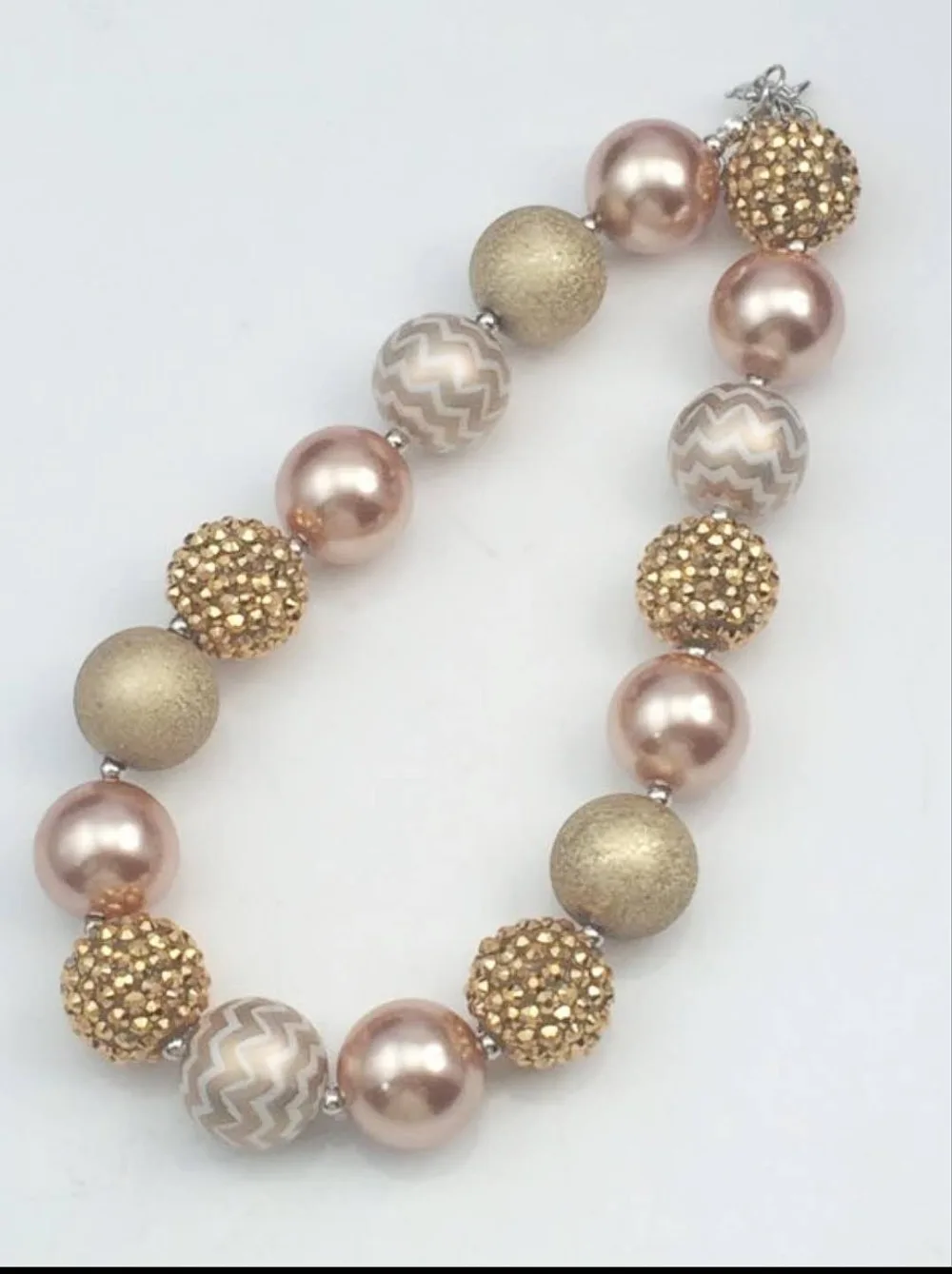 20mm Gold Wave Line Beads Rhinestone Pearl Beads Chunky Bubblegum Necklace for Kids Birthday Party Necklace
20mm Gold Wave Line Beads Rhinestone Pearl Beads Chunky Bubblegum Necklace for Kids Birthday Party Necklace