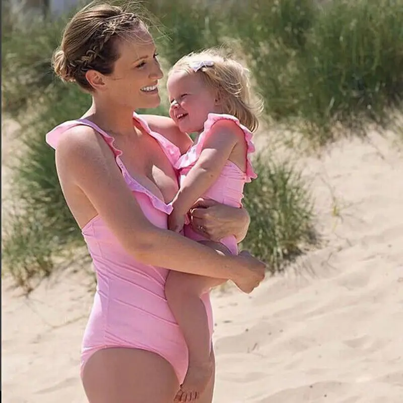 Hirigin 2019 New One Piece Swimsuit Family Matching Swimwear Mother And Daughter Fits Summer Bathing Suit Swimming Suit
Hirigin 2019 New One Piece Swimsuit Family Matching Swimwear Mother And Daughter Fits Summer Bathing Suit Swimming Suit