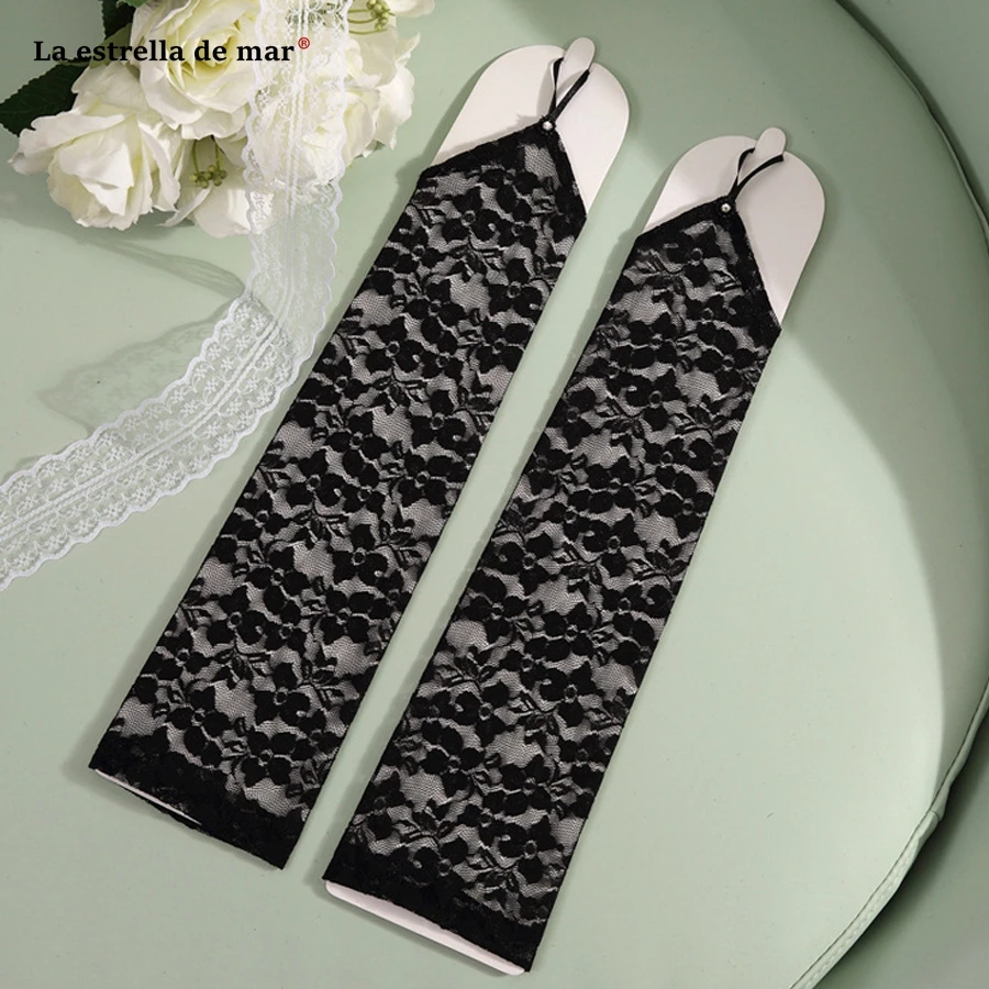 Wholesale new black red white wedding accessories lace gloves 41CM length bridal gloves cheap guantes novia real photos
Wholesale new black red white wedding accessories lace gloves 41CM length bridal gloves cheap guantes novia real photos