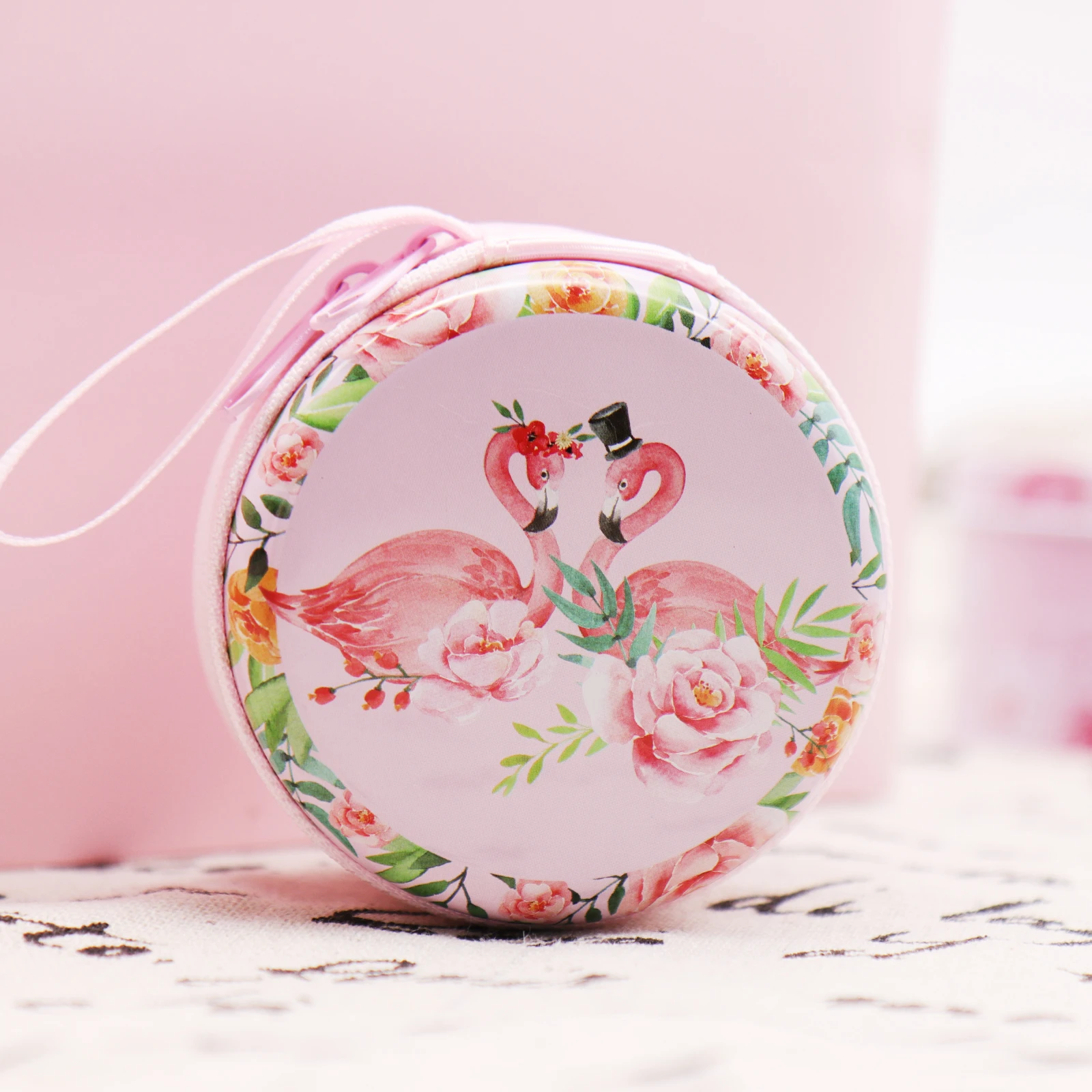 7.3x7.3cm Round Flamingo Storage Box Iron Jewelry Box Case Desktop Organizer Tea Box Home Office Storage Christmas Gifts Decor
7.3x7.3cm Round Flamingo Storage Box Iron Jewelry Box Case Desktop Organizer Tea Box Home Office Storage Christmas Gifts Decor