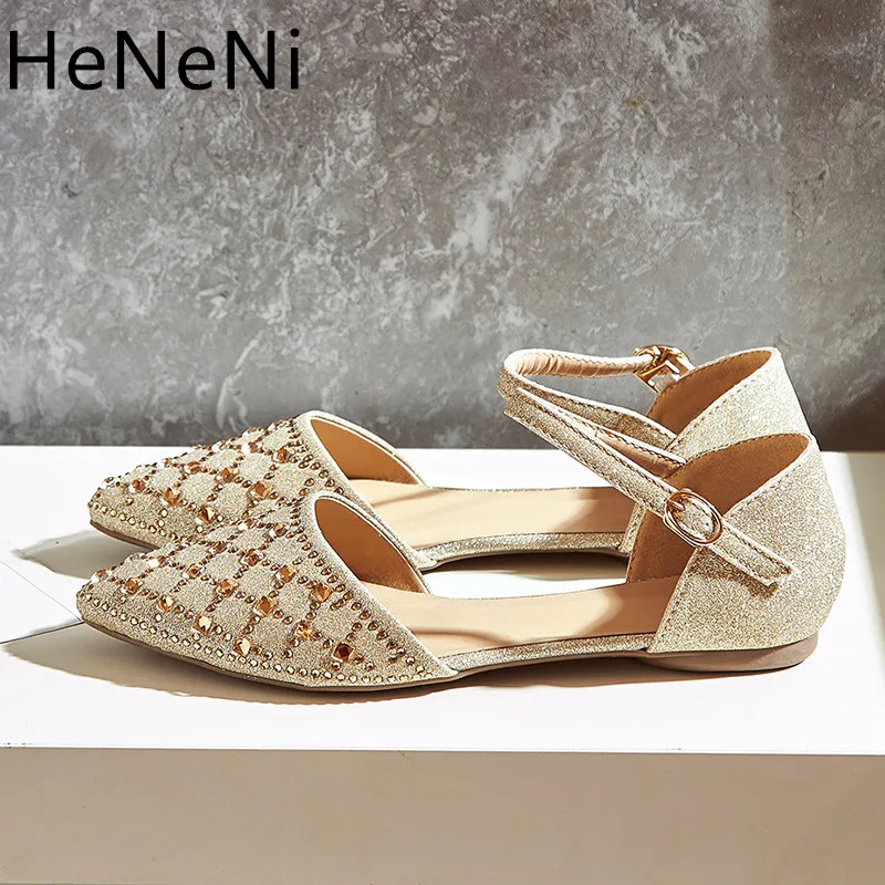 Woman Sandals Embroidered Rhinestone Toe Buckle Flat Sandals Pink, Black, Gold and Silver Joker Sandals 2018 Summer New Style
Woman Sandals Embroidered Rhinestone Toe Buckle Flat Sandals Pink, Black, Gold and Silver Joker Sandals 2018 Summer New Style