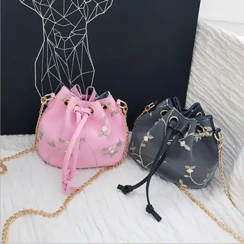 2018 High Quality PU Leather Women Messenger Bag Fashion Shoulder Bag For Teenager Girls Bucket Bag With Appliques Bag 3 Colors
2018 High Quality PU Leather Women Messenger Bag Fashion Shoulder Bag For Teenager Girls Bucket Bag With Appliques Bag 3 Colors
